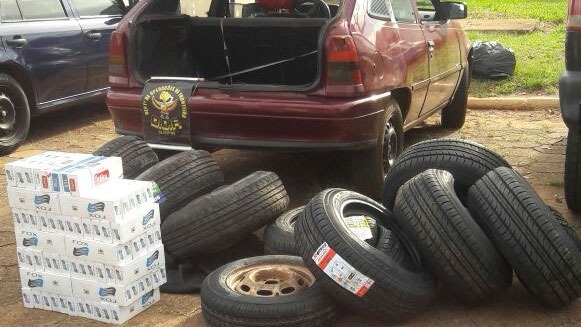 Pneus e cigarros apreendidos - Divulgação/ DOF