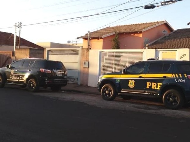 16 mandados são cumpridos em operação contra fraude de carros em locadoras (Divulgação/PRF)