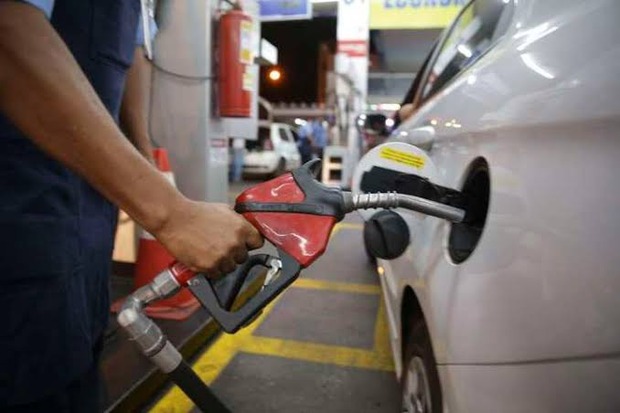 Pesquisa do Procon revela aumento de 2,4% no preço do combustível Pesquisa do Procon revela aumento de 2,4% no preço do combustível