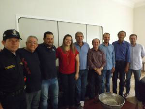 Braz se reúne com vereadores "fora da base" e diz conseguir apoio para presidir Câmara Braz Melo rodeado de vereadores durante encontro nesta tarde - Foto: Divulgação