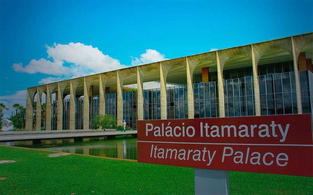 Itamaraty afirma que acompanha "com grande atenção" crise no Paraguai
