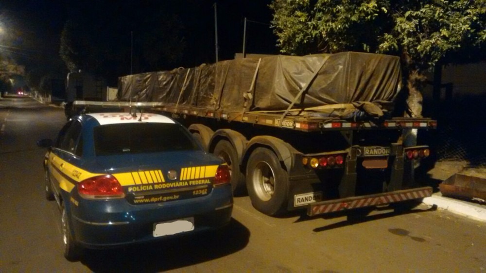 PRF apreendeu em Miranda semirreboque com identificação clonada que seguia para a Bolívia (Foto: PRF/Divulgação)