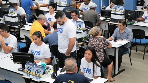 Refis natalino terá plantão especial com 50 guichês neste sábado Refis natalino terá plantão especial com 50 guichês neste sábado