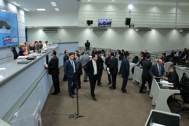 Vereadores votam dois Projetos e um Veto na sessão de terça-feira