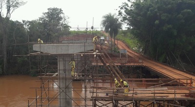 Ponte de concreto em Caarapó recebe investimentos de R$ 2,1 milhões Ponte de concreto em Caarapó recebe investimentos de R$ 2,1 milhões