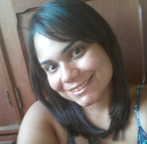 Kelly foi encontrada pendurada por uma corda na varanda de casa - Foto: Divulgação