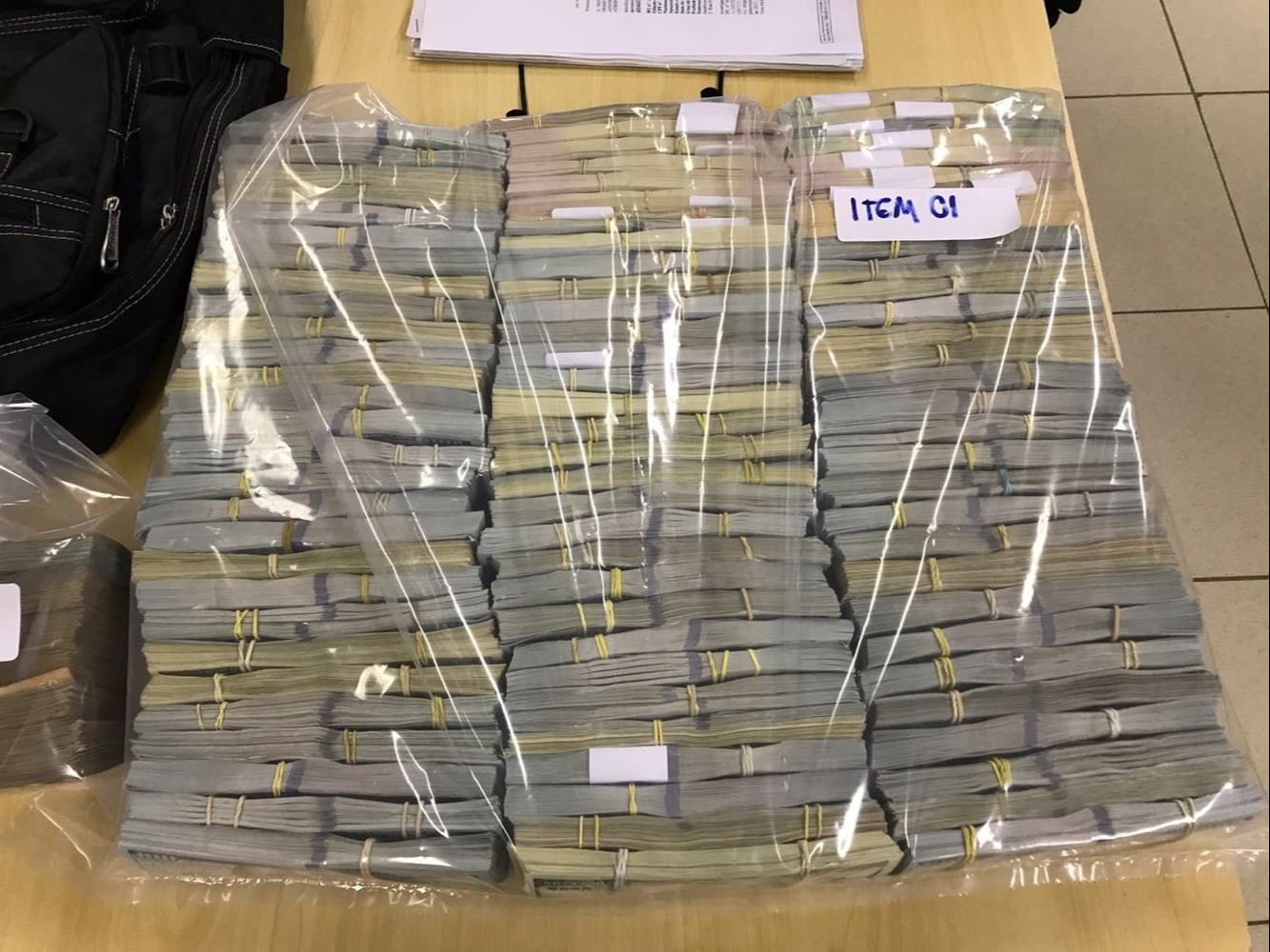 PF apreende 886 mil dólares com integrantes da Máfia do Galeão (Foto: Divulgação/PF)