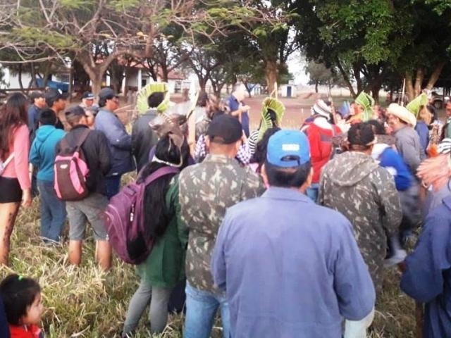 Indígenas da etnia Kinikinauas invadem fazenda em Aquidauana Os índios estão desde a madrugada pelo local. O Pantaneiro