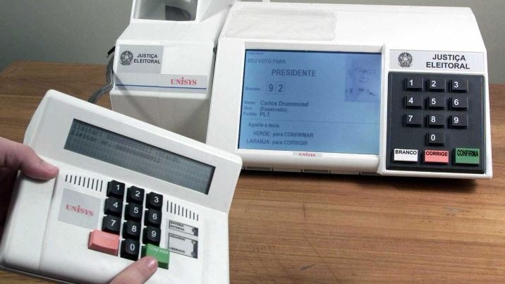 Hackers podem comprometer segurança das urnas eletrônicas