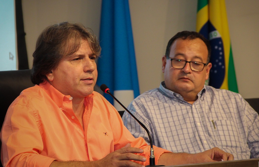 aravina e o prefeito de Amambai, Doutor Bandeira, vice-presidente da Assomasul. Edson Ribeiro