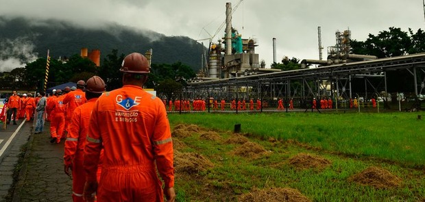 Petrobras reduz em 6,2% preço da gasolina nas refinarias