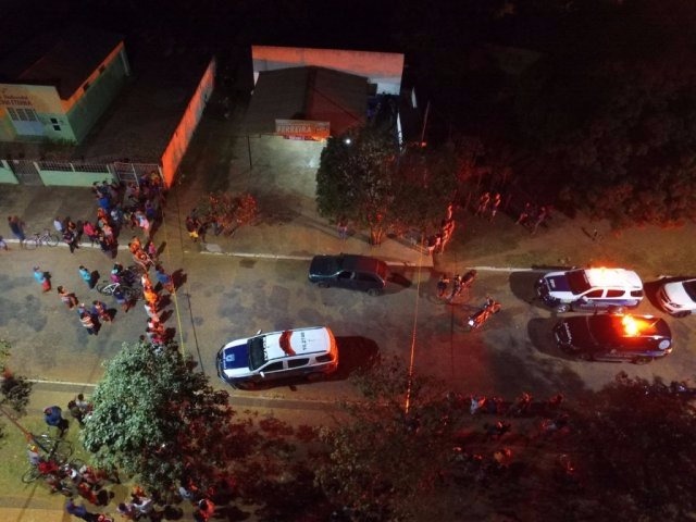 Dupla mata jovem e fere tio após perseguição por dupla em moto Crime aconteceu no bairro Nova Aquidauana. (Foto: Tamon e Luiz Guido/ O Pantaneiro)