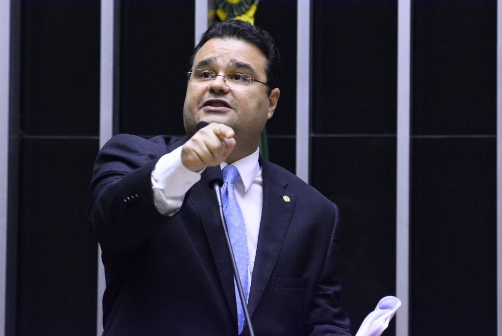 Revalida com universidade privada é aprovado na Câmara Municípios de fronteira, segundo Trad, serão os mais beneficiados com a aprovação. Cláudio Basílio/PSD