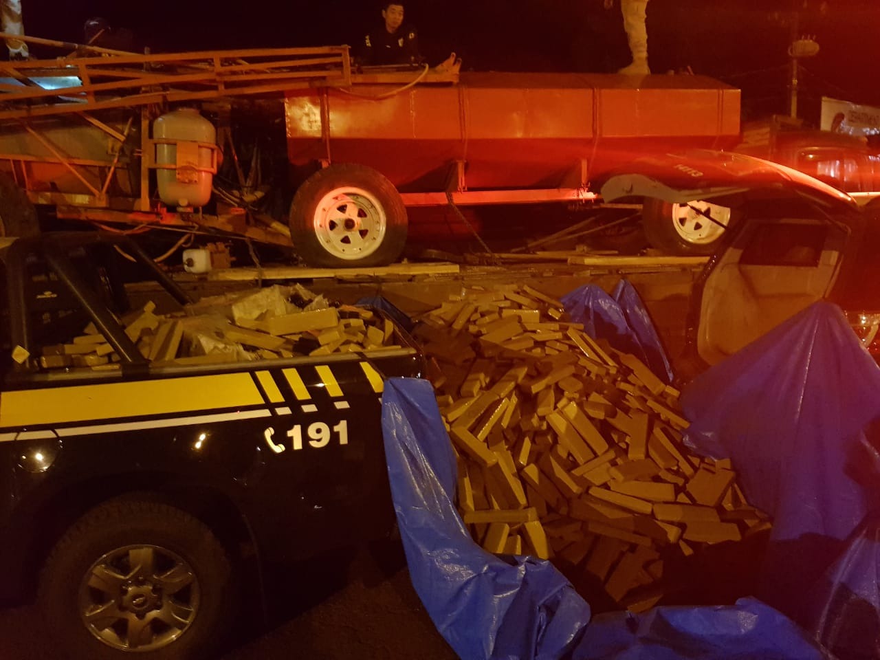 Homem é preso com maconha escondida em implementos agrícolas Homem é preso com maconha escondida em implementos agrícolas
