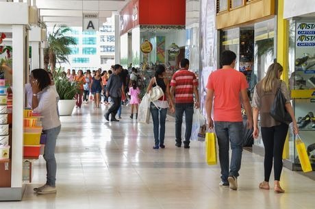 Pesquisa mostra que 67% querem comprar presente no Dia dos Pais Consumidor pretende gastar R$ 189,98, em média
Valter Campanato/Agência Brasil