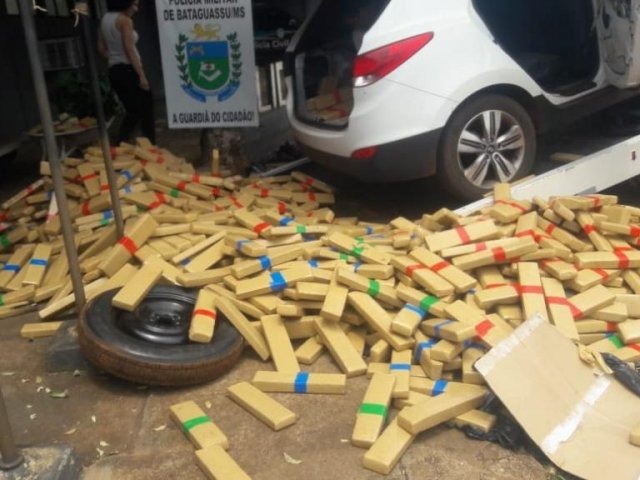 Carga totalizou 1,2 quilos de maconha. PM/Divulgação