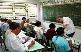 Estado autoriza implantação de dois novos polos de ensino médio à distância Estado autoriza implantação de dois novos polos de ensino médio à distância