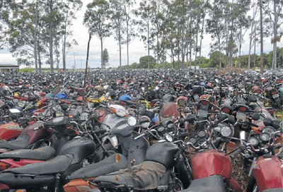 Pátio em Campo Grande é o mais lotado do Estado e milhares de motos estão paradas - Foto: Álvaro Rezende / Correio do Estado