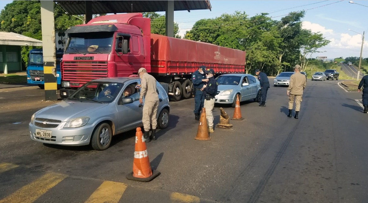 COVID-19: 1700 pessoas foram abordadas nas cinco pontos de barreiras sanitárias COVID-19: 1700 pessoas foram abordadas nas cinco pontos de barreiras sanitárias