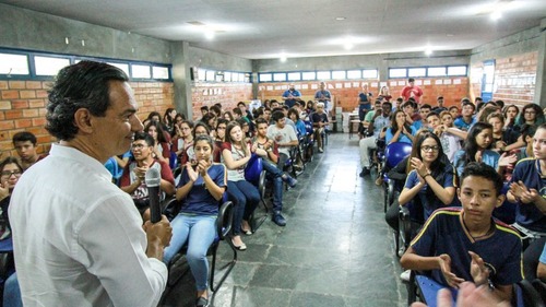 Prefeitura vai convocar 1.000 professores concursados para o ano letivo de 2018
