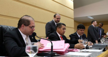 Na sessão de quarta-feira, vereadores analisam dois projetos e quatro ofícios
