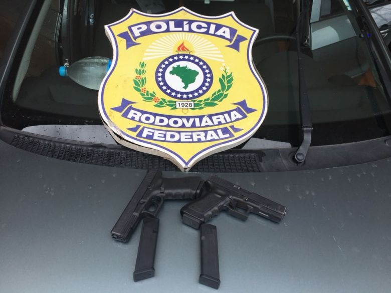 Polícia apreende pistolas que seriam levadas até Minas Gerais