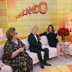 SBT extingue telejornal, muda "Fofocando" para as manhãs e relança "Chaves"