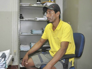 Odair Cândido, 32 anos, foi preso após deixar as crianças para ir atrás da esposa em uma festa (Foto: Giselli Figueiredo/O Pantaneiro)