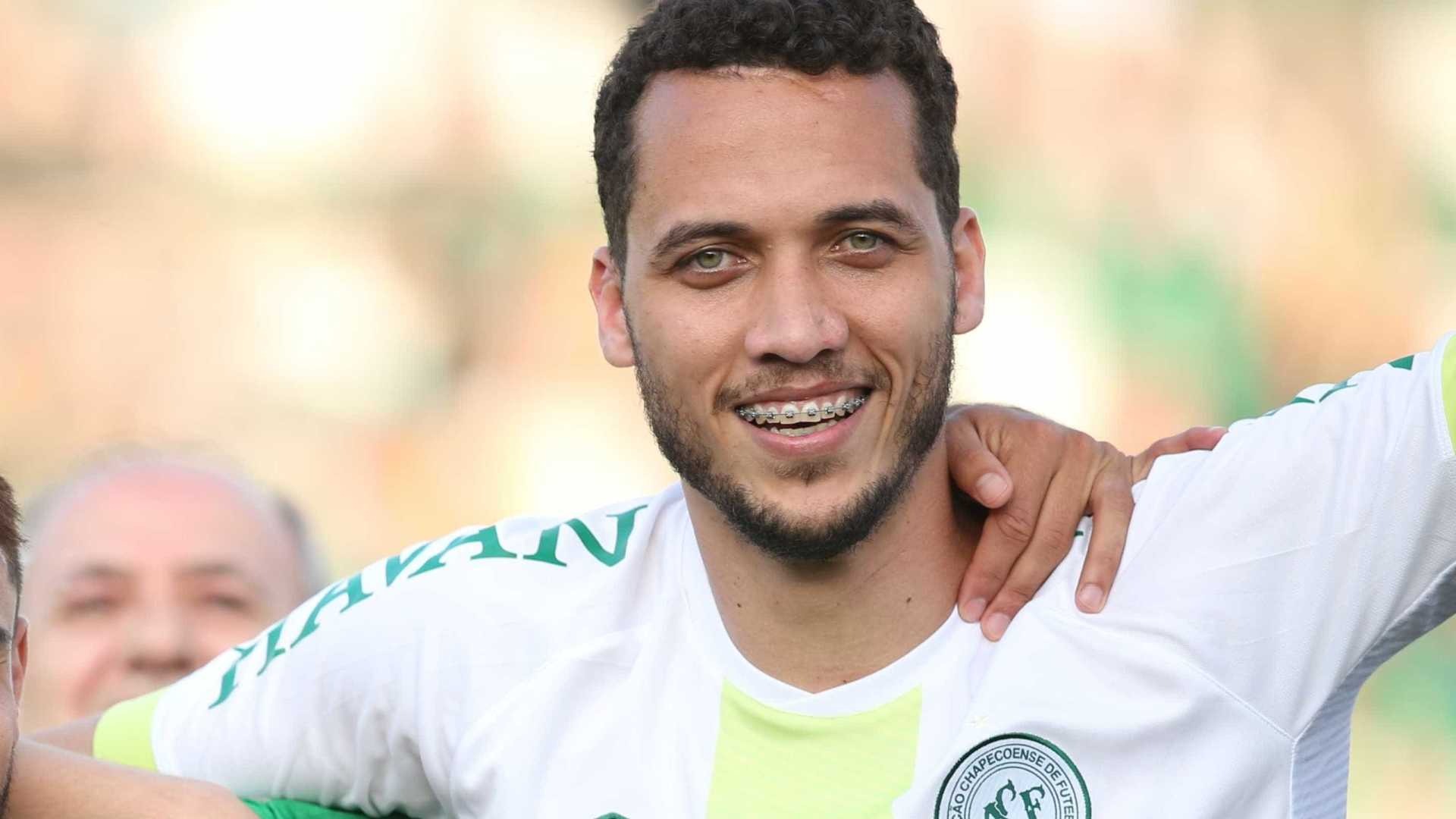 Sobrevivente da Chape, Neto voltará aos gramados nesta sexta-feira Sirli Freitas / Chapecoense