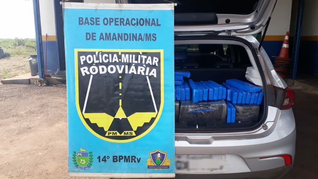 Traficante é preso com 267 kg de maconha após desobedecer ordem de parada Traficante é preso com 267 kg de maconha após desobedecer ordem de parada