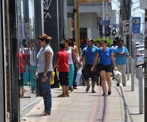 Famílias pretendem consumir mais neste mês - Valdenir Rezende