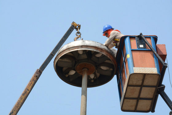 No ano passado, lâmpadas de vapor de sódio começaram a ser substituídas - Foto: Bruno Henrique / Correio do Estado