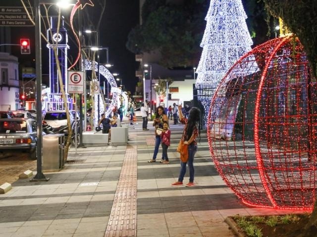 Com decoração de natal e shows, nova 14 de Julho será inaugurada hoje Com decoração de natal e shows, nova 14 de Julho será inaugurada hoje