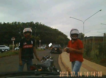 A ação da dupla dura quase dois minutos; (Reprodução)