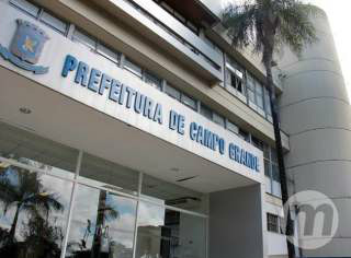 Prefeitura deposita 13º, mas feriado bancário deixa servidores sem receber