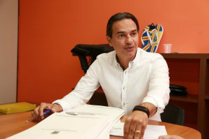 Prefeito Marquinhos Trad, concede entrevista, em seu gabinete na Assembleia (Foto: Marcos Ermínio)
