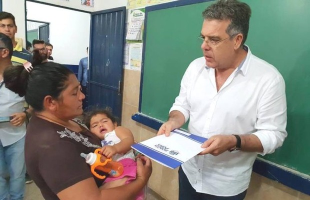 Famílias recebem posse de imóveis em Ponta Porã