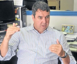Governo vai exigir ressarcimento do dinheiro da JBS e abrir processo Riedel disse que o Estado irá acionar o jurídico se for comprovada a fraude nos documentos - Valdenir Rezende
