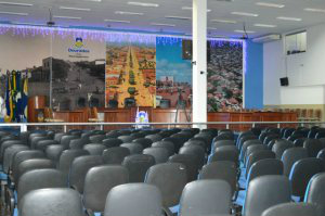 O local já está organizado para a solenidade que deve durar 1h30- Fotos: Joandra Alves
