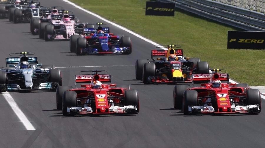 Vettel saiu na frente na largada do GP em Budapeste
Imagem: AP