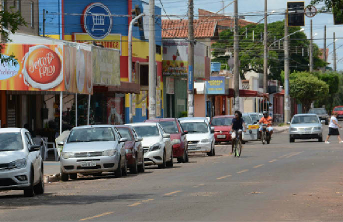 Bairro das Moreninhas pede atenção e continuidade de serviços e empresas A 12 Km da região central de Campo Grande, ruas das Moreninhas tem movimentação comecial tão intensa quanto no centro - Foto: Gerson Oliveira / Correio do Estado