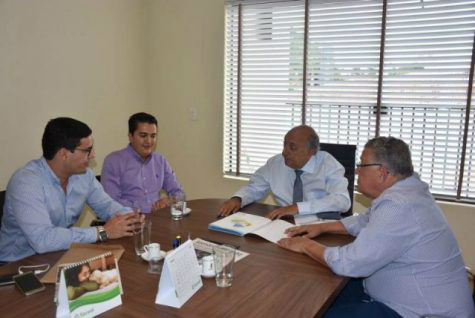 Secretário de Saúde reúne com senador Pedro Chaves que encaminha demandas ao ministro