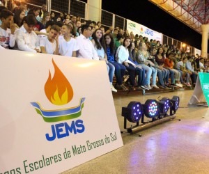 Participantes reunidos na abertura da fase de Paranaíba, sede de basquete e vôlei - Divulgação / Fundesporte