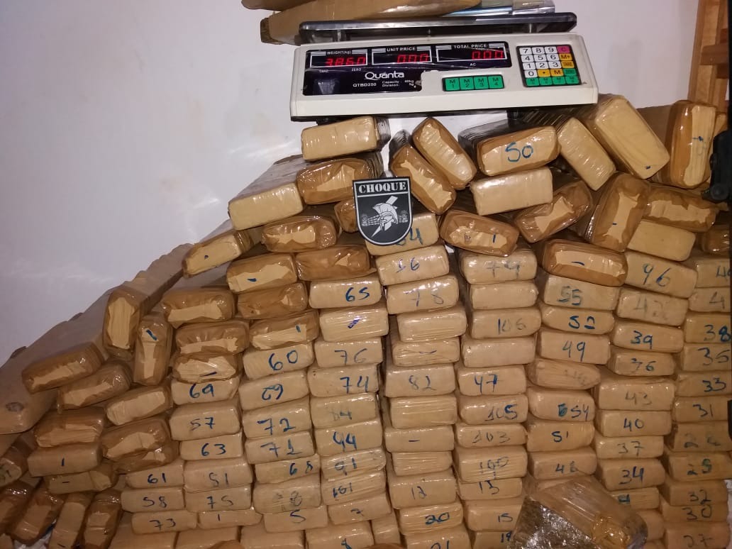 Evadido é preso com maconha, armas e munições na Capital Choque/Divulgação