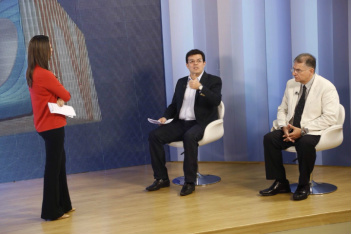 Foto:Gerson Walber  
Prefeito Gilmar Olarte, ao lado do secretário estadual de Sáude, Nelson Tavares, em programa da TV Morena 