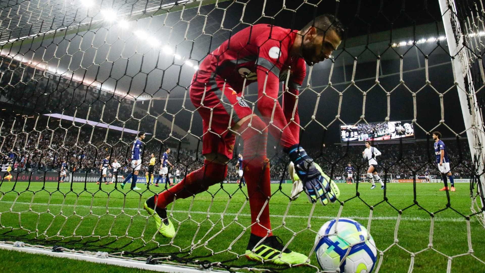 Presidente santista defende permanência de Vanderlei no Santos