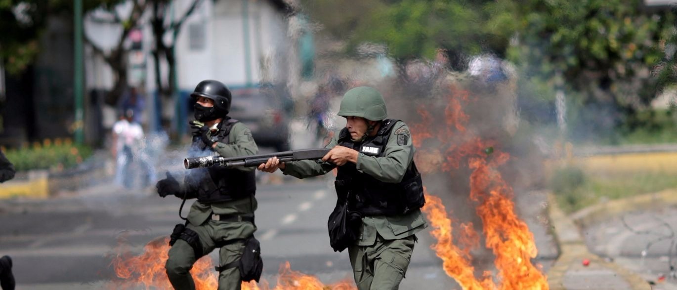 Maduro proíbe protestos e ameaça com penas de até 10 anos Ueslei Marcelino/REUTERS