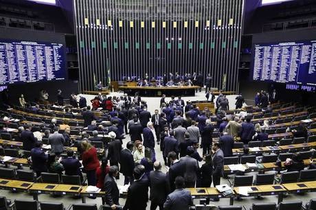 Primeira votação teve placar de 379 a 13
Luis Macedo/Câmara dos Deputados 
