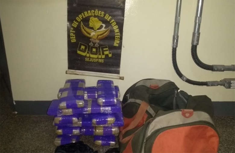 DOF prende mulher em ônibus tentando levar droga até Goiás DOF/Divulgação