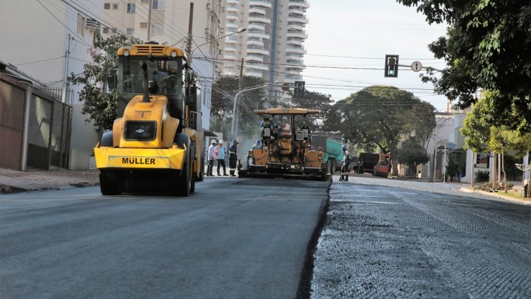 Recapeamento avança na Arthur Jorge; Pernambuco e Antônio Maria Coelho serão as próximas Recapeamento avança na Arthur Jorge; Pernambuco e Antônio Maria Coelho serão as próximas